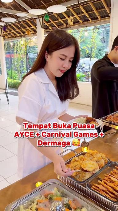 https://dgji3nicqfspr.cloudfront.net/SERPONG_UTARA/Restaurant/Rupa_Melati_Space/Reviews/thumbnail/1ReldY-LmFszRt6ziWA8PMIWosz5WaMWc.jpg