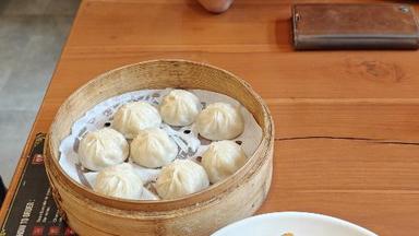 https://dgji3nicqfspr.cloudfront.net/SETIA_BUDI/Chinese_Restaurant/Shanghai_Xiao_Long_Bao/Reviews/thumbnail/IMG_Review_1718948066793_compressed4240871884139694014-17DAEE293EBE6F57-thumb_1718948068997.jpg