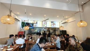 https://dgji3nicqfspr.cloudfront.net/SETIA_BUDI/Chinese_Restaurant/Shanghai_Xiao_Long_Bao/Reviews/thumbnail/IMG_Review_1718948067778_compressed5799766577845604101-17DAEE2985E46FC3-thumb_1718948070217.jpg