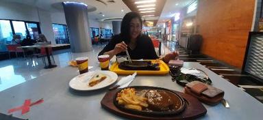 https://dgji3nicqfspr.cloudfront.net/SETIA_BUDI/Restaurant/Fiesta_Steak_Mall_Ambasador/Reviews/thumbnail/uploadsuploads-thumb_1715519626749.jpg