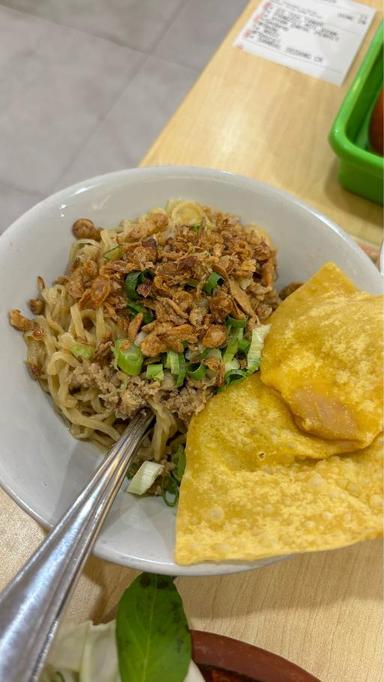 https://dgji3nicqfspr.cloudfront.net/SETIA_BUDI/Restaurant/Mie_Mapan_Plaza_Festival/Reviews/thumbnail/uploadsuploads-thumb_1716235634218.jpg