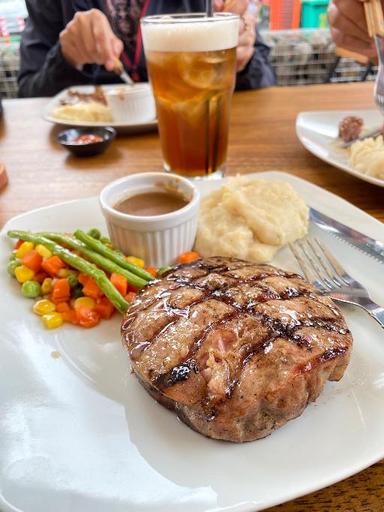 https://dgji3nicqfspr.cloudfront.net/SETIA_BUDI/Restaurant/Orange_Steak/Reviews/thumbnail/file-17E5BF5095403D84-thumb_1721992785691.jpg