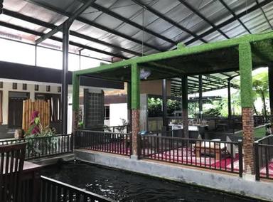 https://dgji3nicqfspr.cloudfront.net/SINDANGKASIH/Restaurant/Cibiuk_Resto_Ciamis/Reviews/22file-17E5981C1C89353B_172194967958022_1721949680488.jpg