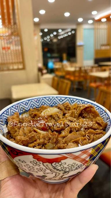 https://dgji3nicqfspr.cloudfront.net/SUKAJADI/Japanese_Restaurant/Yoshinoya_Setiabudhi/Reviews/thumbnail/file-17FD74F2F3980511-thumb_1728666419354.jpg