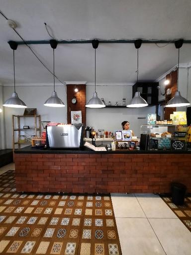 https://dgji3nicqfspr.cloudfront.net/SUKMAJAYA/Cafe/Tibumi_Kopi/Reviews/thumbnail/IMG_Review_1702180590015_compressed5269329737996572055_1702180602901.jpg