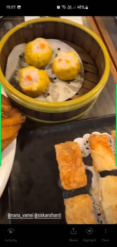 https://dgji3nicqfspr.cloudfront.net/TAMAN_SARI/Bar/Imperial_Kitchen__Dimsum/Reviews/thumbnail/file_1711959332865.jpg