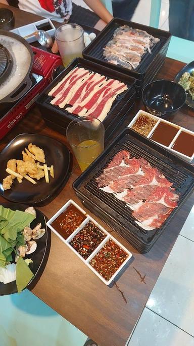 https://dgji3nicqfspr.cloudfront.net/TAMAN_SARI/Restaurant/Sogogi_Shabu__Grill_Mangga_Besar/Reviews/thumbnail/IMG_Review_1716307449797_compressed4169538152615549566-17D18C889F05D1C6-thumb_1716307452167.jpg