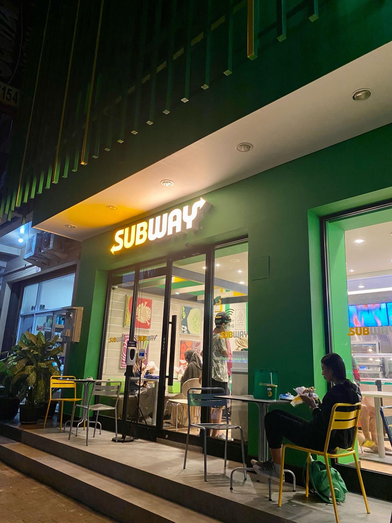 Subway Grand Wisata review