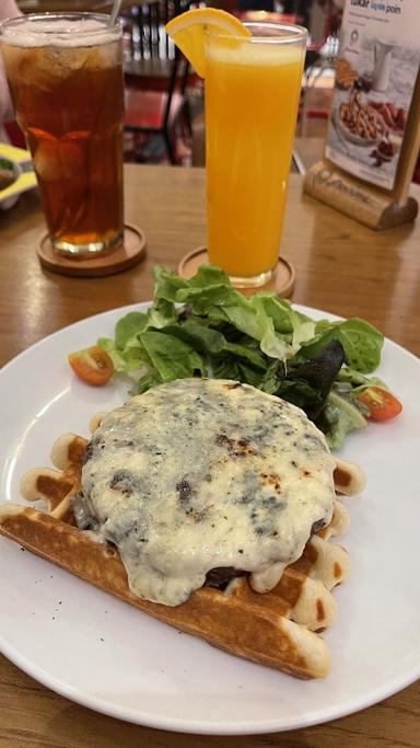 https://dgji3nicqfspr.cloudfront.net/TANAH_ABANG/Cafe/Pancious__Grand_Indonesia/Reviews/thumbnail/file_1707615979599.jpg