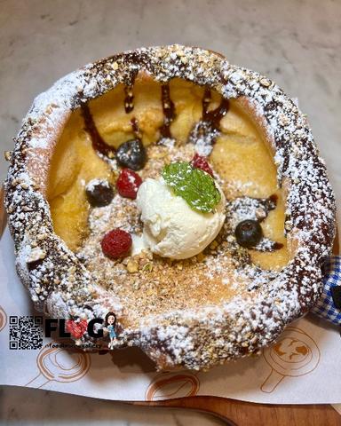 https://dgji3nicqfspr.cloudfront.net/TANAH_ABANG/Restaurant/Baby_Dutch_Pancake__Grand_Indonesia/Reviews/thumbnail/file_1714022450315.jpg