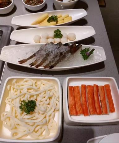 https://dgji3nicqfspr.cloudfront.net/TANAH_ABANG/Restaurant/Hai_Di_Lao_Huo_Guo__Haidilao_Hot_Pot__Grand_Indonesia/Reviews/thumbnail/IMG_Review_1713341876726_compressed5184865881064132337_1713341877329.jpg