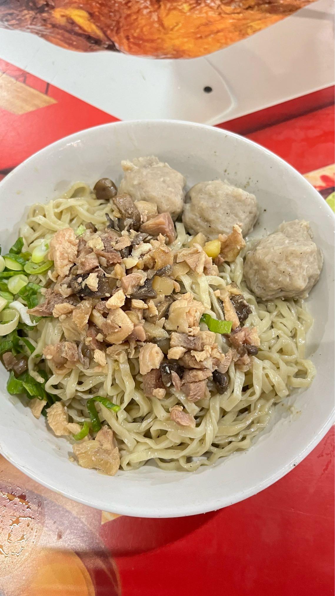 Mie Keriting Luwes review