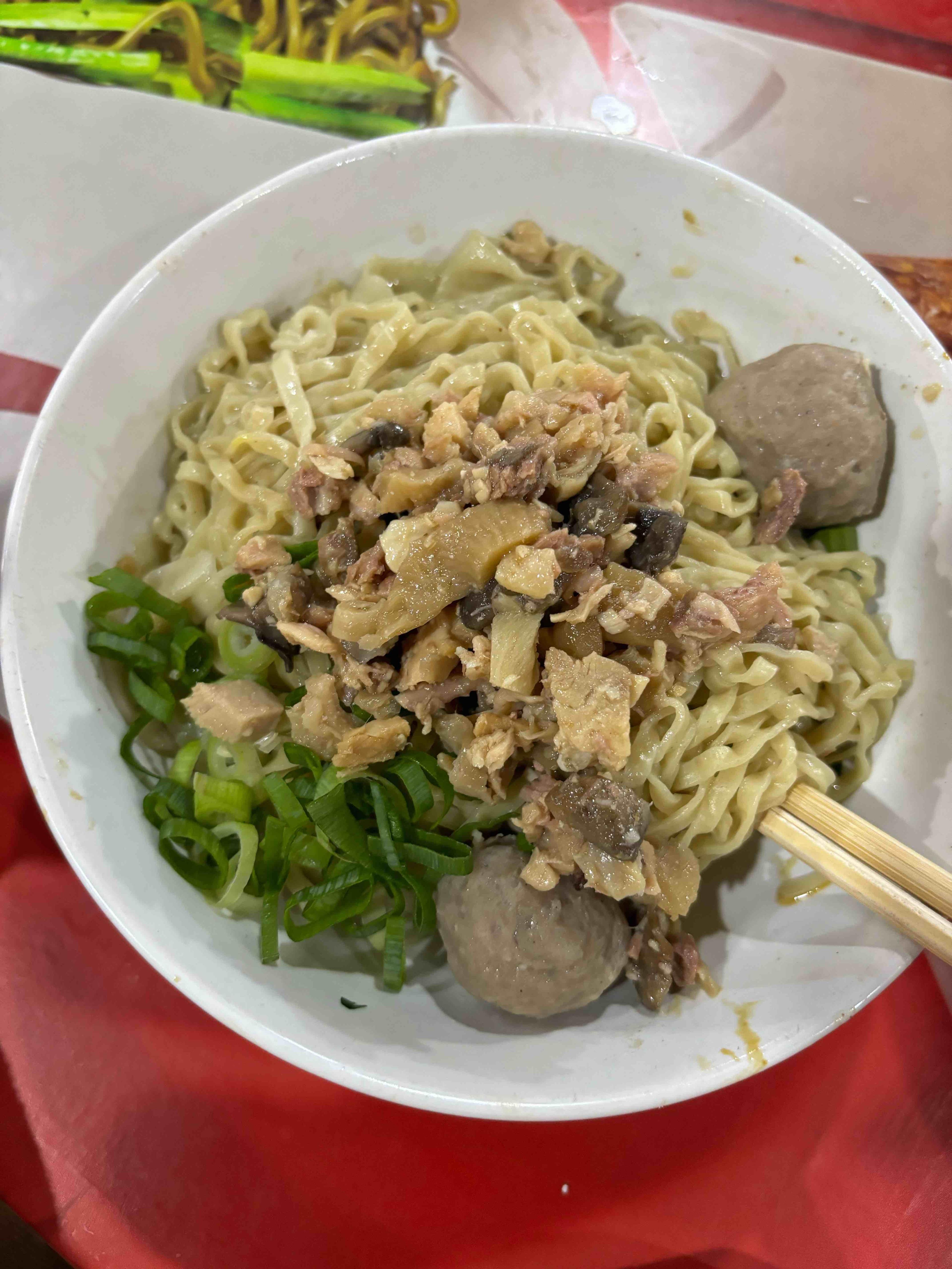 Mie Keriting Luwes review