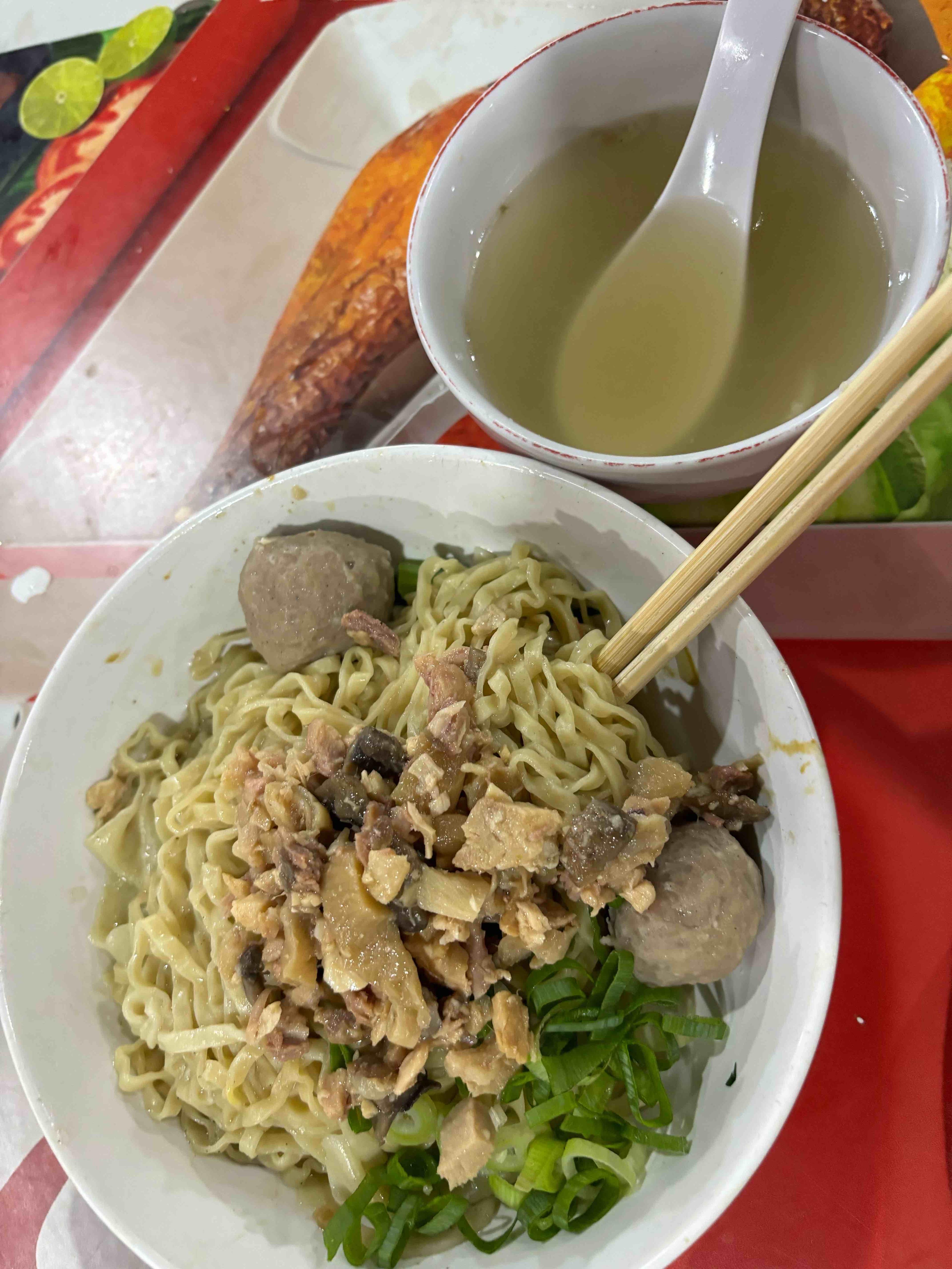 Mie Keriting Luwes review