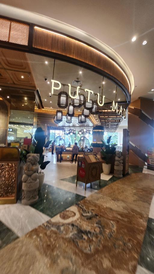 Putu Made - Senayan Park review