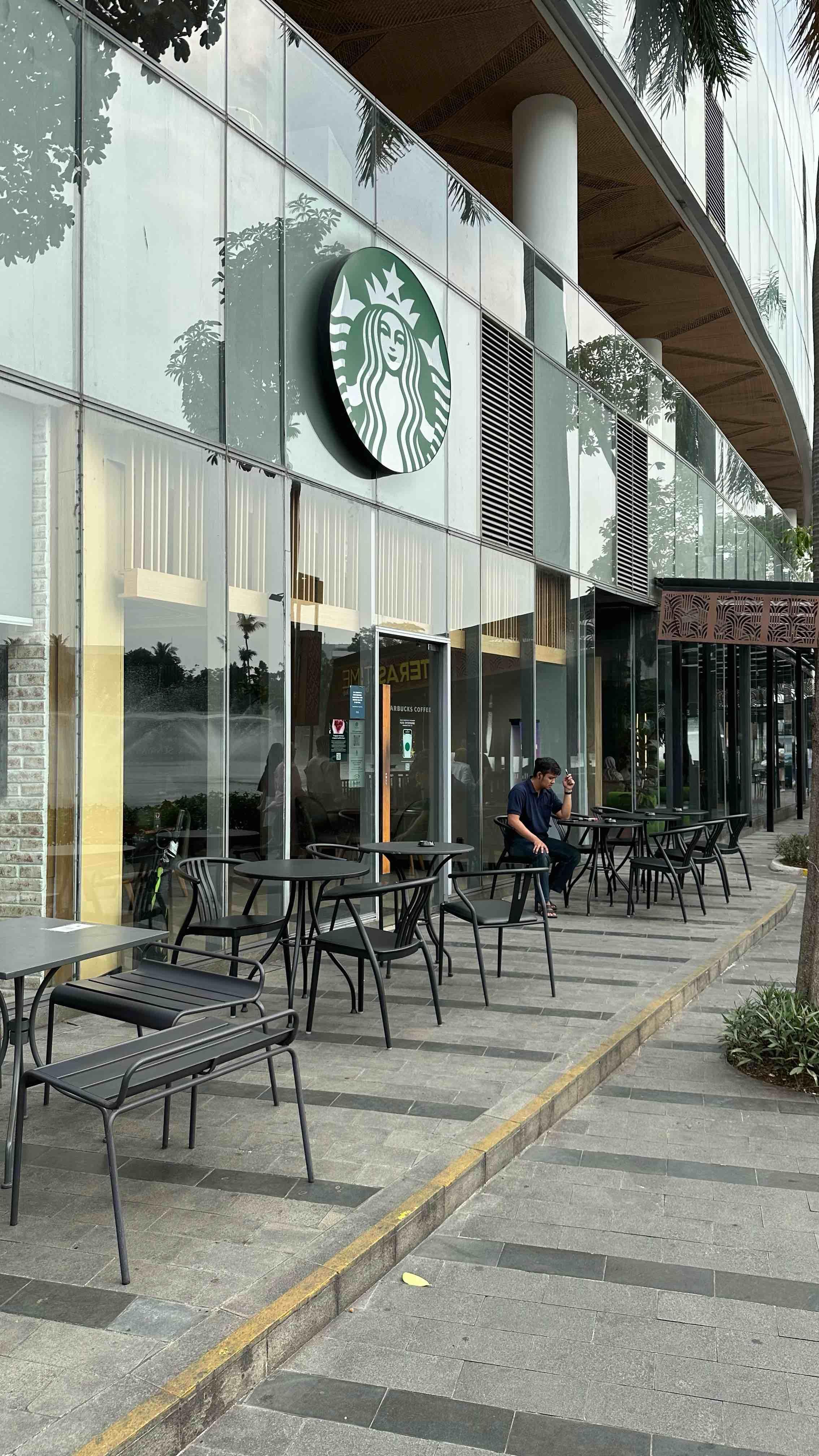 Starbucks - Senayan Park review