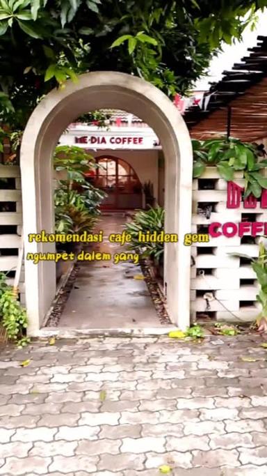 https://dgji3nicqfspr.cloudfront.net/TANGERANG/Coffee_Shop/MeDia_Coffee_And_Space/Reviews/22VID_Review_17152170917326024284022873835169_171521710356422_1715217104815.jpg