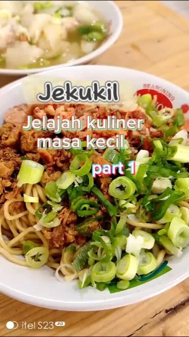 https://dgji3nicqfspr.cloudfront.net/TANGERANG/Restaurant/Bakmi_Ayam_Oshin_B2/Reviews/22VID_Review_17146130555887690385023839904600_171461311495522_1714613117672.jpg