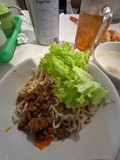 https://dgji3nicqfspr.cloudfront.net/TANJUNG_PRIOK/Restaurant/Bakmi_Niaga/Reviews/thumbnail/file-17E2607DCB5E654C-thumb_1721044101370.jpg