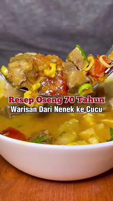 https://dgji3nicqfspr.cloudfront.net/TANJUNG_PRIOK/Restaurant/Soto_Mak_Jati/Reviews/thumbnail/1LEh6tDQCSk2YwMVhguREAQdM0DzU1A29-0.jpg