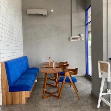 https://dgji3nicqfspr.cloudfront.net/TARUMAJAYA/Restaurant/Labiru__Roca_Kitchen_Bekasi/Reviews/thumbnail/uploadsuploads-thumb_1714428405573.jpg