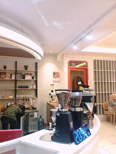 https://dgji3nicqfspr.cloudfront.net/TAWANG/Cafe/Altitude_Coffee_Siliwangi/Reviews/thumbnail/uploadsuploads-thumb_1715530247830.jpg