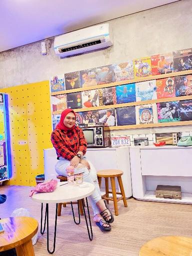 https://dgji3nicqfspr.cloudfront.net/TEBET/Cafe/Ramu_Nostalgia__Tebet/Reviews/thumbnail/file-17E13AA2785CFDEB-thumb_1720721002558.jpg