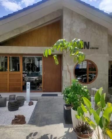 https://dgji3nicqfspr.cloudfront.net/TEBET/Cafe/Ren_Coffee__Eatery/Reviews/22VID_Review_17166090694786440073566414001593-17D29EDD1A9D9C2D_171660908088022_1716609081637.jpg