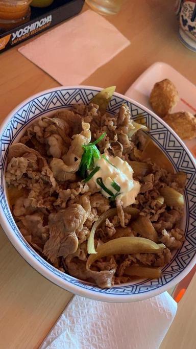 https://dgji3nicqfspr.cloudfront.net/TEBET/Japanese_Restaurant/Yoshinoya__Kota_Kasablanka/Reviews/thumbnail/uploadsuploads-thumb_1714759639156.jpg