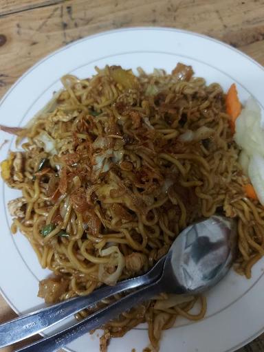 https://dgji3nicqfspr.cloudfront.net/TEBET/Restaurant/Bakmi_Jogja_Jap_Mebo/Reviews/thumbnail/uploadsuploads-thumb_1716034185788.jpg