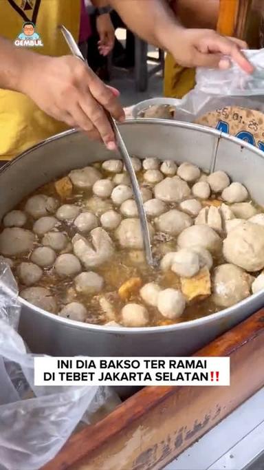 https://dgji3nicqfspr.cloudfront.net/TEBET/Restaurant/Bakso_Gondrong/Reviews/thumbnail/1tv7LWW-D6OWPbC1ONW9RKN7FIfpDUIB0-0.jpg