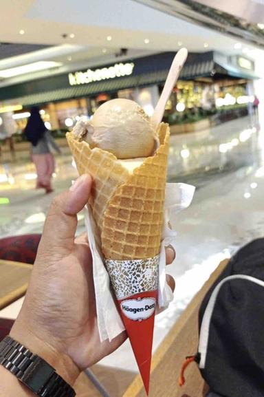 https://dgji3nicqfspr.cloudfront.net/TEBET/Restaurant/Häagen-Dazs/Reviews/thumbnail/file_1702182552505.jpg