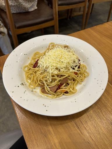 https://dgji3nicqfspr.cloudfront.net/TEBET/Restaurant/Sky_Pasta__Tebet/Reviews/thumbnail/file_1709970537282.jpg