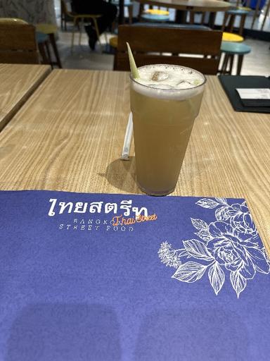 https://dgji3nicqfspr.cloudfront.net/TEGALSARI/Restaurant/Thai_Street__Tunjungan_Plaza_6/Reviews/thumbnail/file_1713860381402.jpg