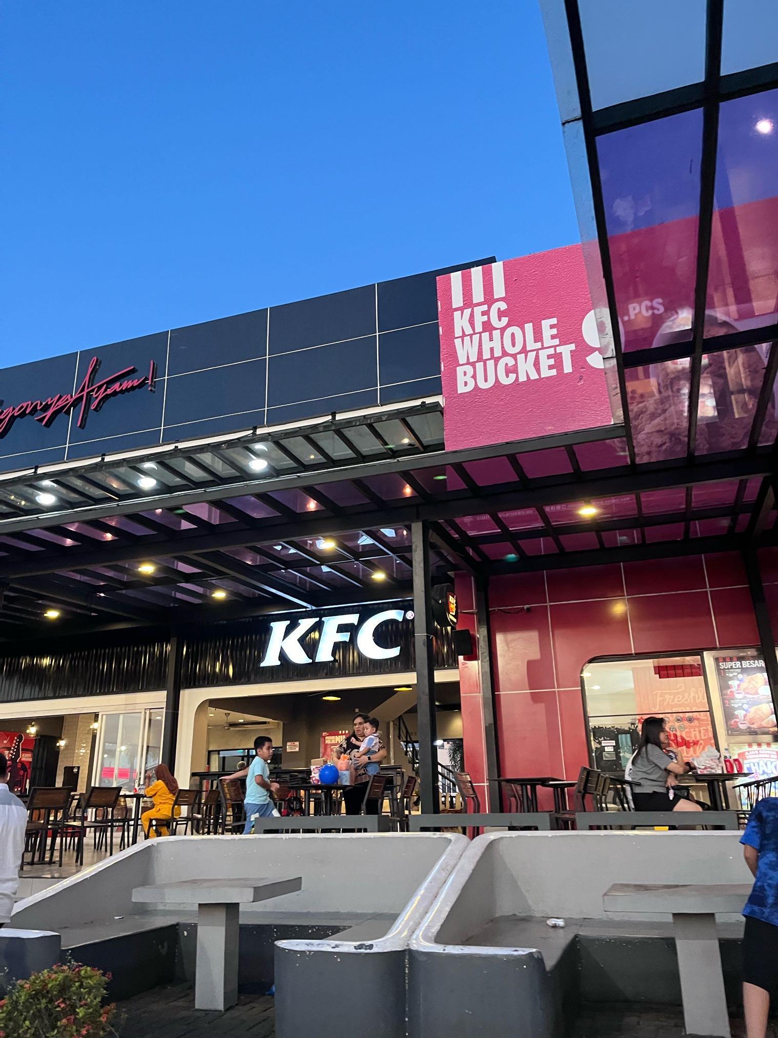 KFC - Kawasan Megamas Manado review