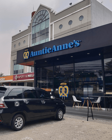 AUNTIE ANNE'S - FATMAWATI