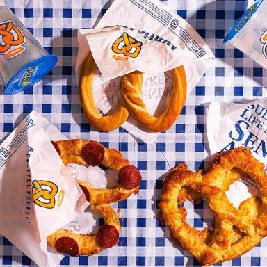 AUNTIE ANNE'S - LIPPO MALL KEMANG