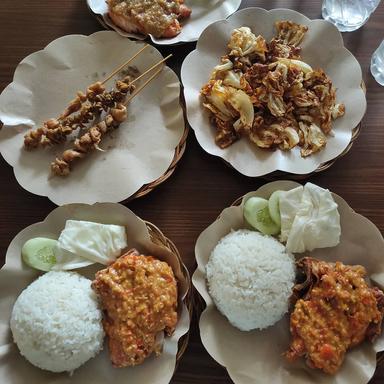 AYAM GEPUK PAK GEMBUS - CABANG MARAPALAM