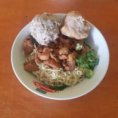 BAKSO & MIE AYAM PAKDE JANGKUNG (BINTARA 1)