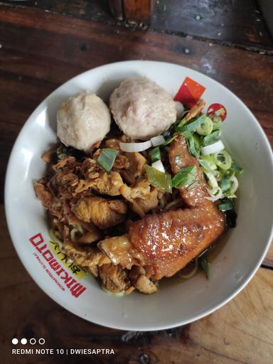 BAKSO PENGKOLAN MAS ARI