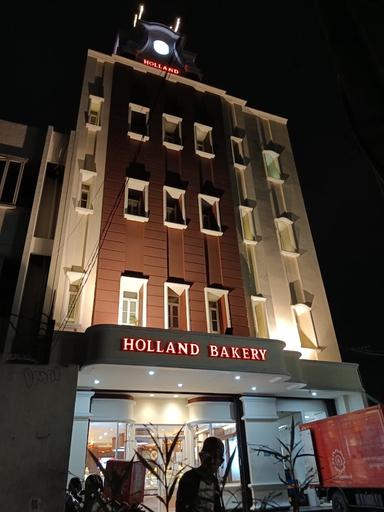 HOLLAND BAKERY - RAWASARI