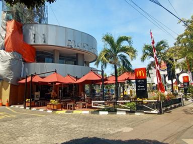 MCDONALD'S BASUKI RAHMAT