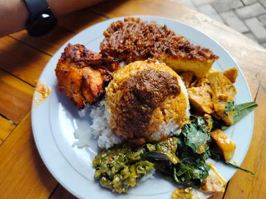 RM LAPAU NASI JAYA MAKANAN PADANG