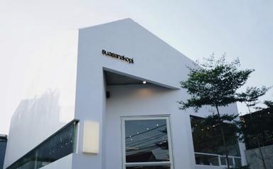 KOMPLEK - SUASANAKOPI. FLAGSHIP STORE