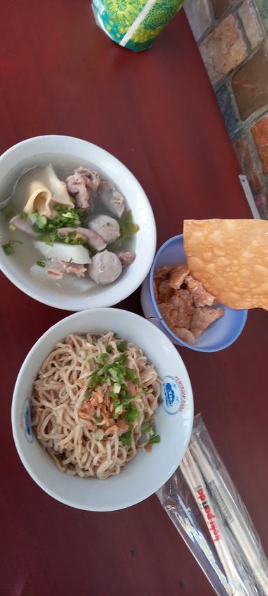 MIE BAKSO CAMPUR SIMCONG HAUCE