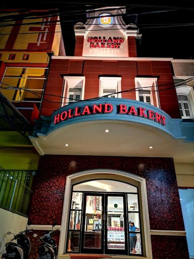 HOLLAND BAKERY SINGARAJA