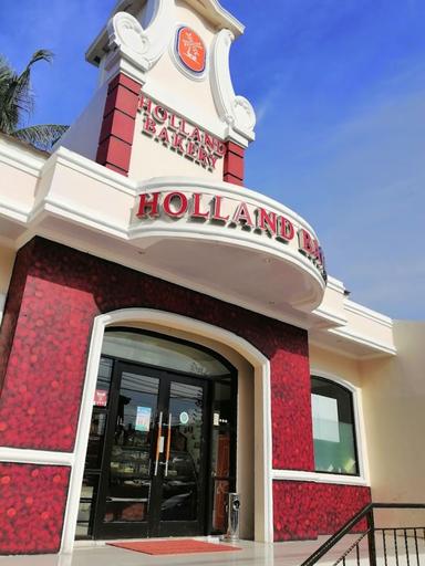 HOLLAND BAKERY BATUBULAN BALI