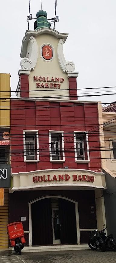 HOLLAND BAKERY KARTINI