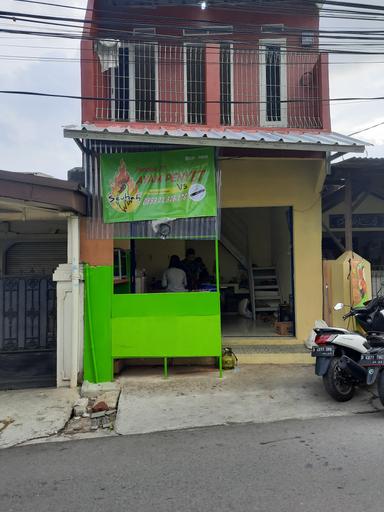 PONDOK AYAM PENYET SEUHAH