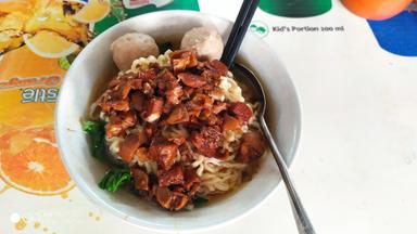 MIE AYAM BERLIAN